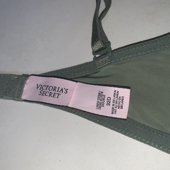 Victoria's Secret Bra, Lined, Demi-Buste Double, Underwired, Smooth, Size: 34D - Picture 3 of 3